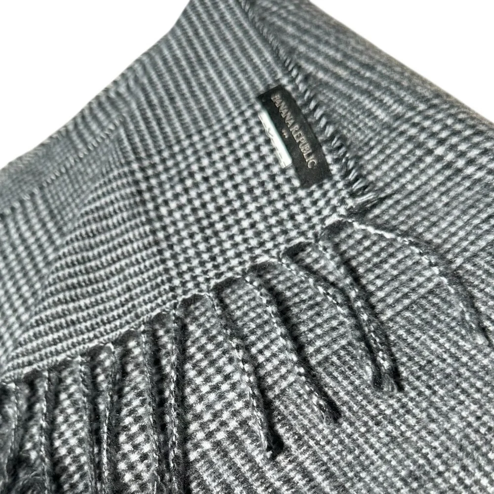 Banana Republic stylish checkered